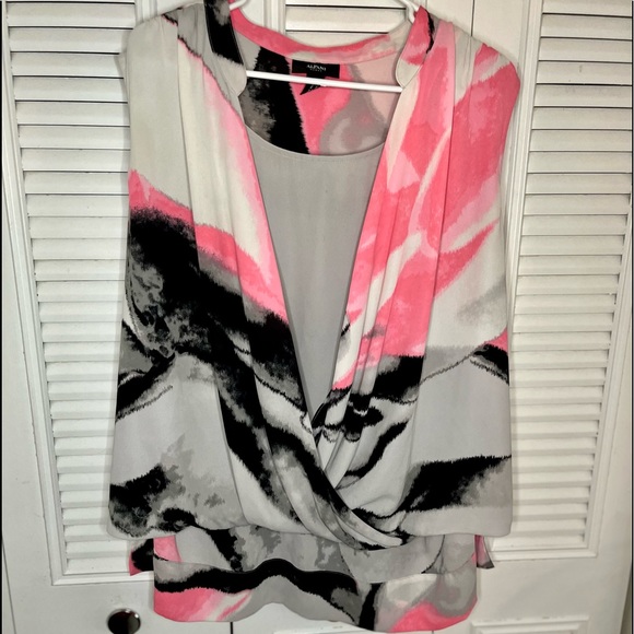 Pretty hi-lo sleeveless top size 2oW - Picture 10 of 16